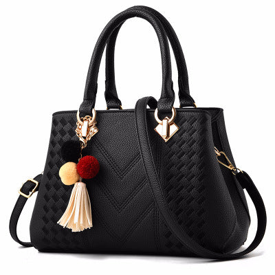 Buy Luxury Handbags - Ladies Hand Bags for Stylish Crossbody Elegance | Ravish Wears